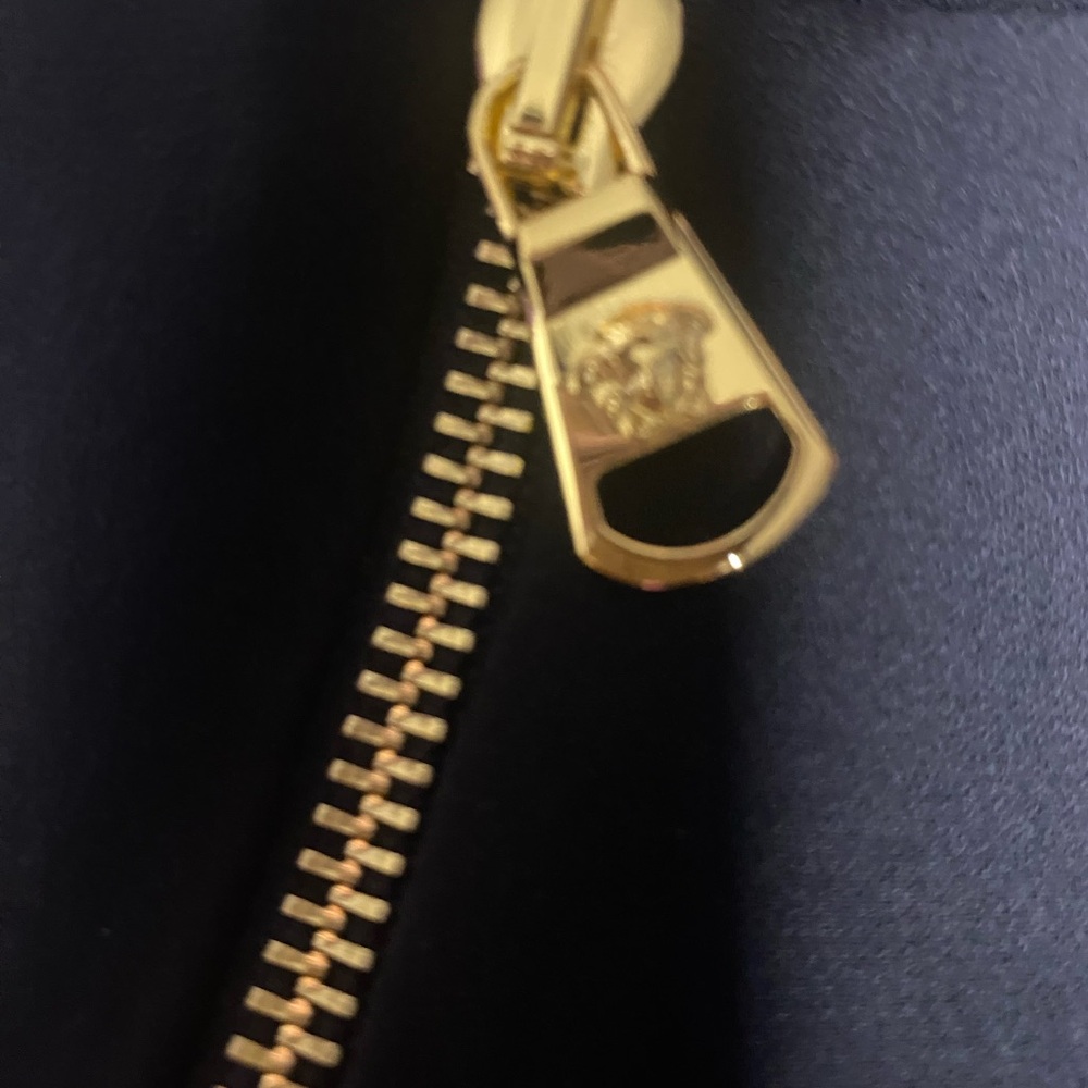 Versace Dress with Gold Medusa
Zipper.(NO TAGS NAME) 💯 authentic - Picture 9 of 11